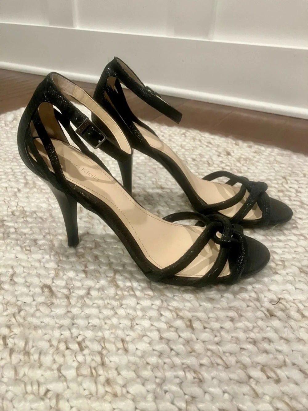 NWOT Calvin Klein Oliana Black Strappy Heeled Sandals (Sz 7.5M) - Picture 1 of 6